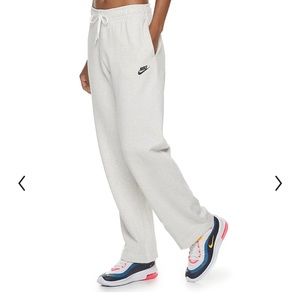 Women’s Nike Loose Fit Fleece Pants